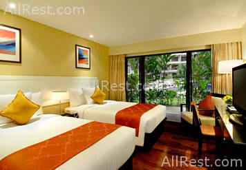 Courtyard Phuket at Surin Beach Hotel 8